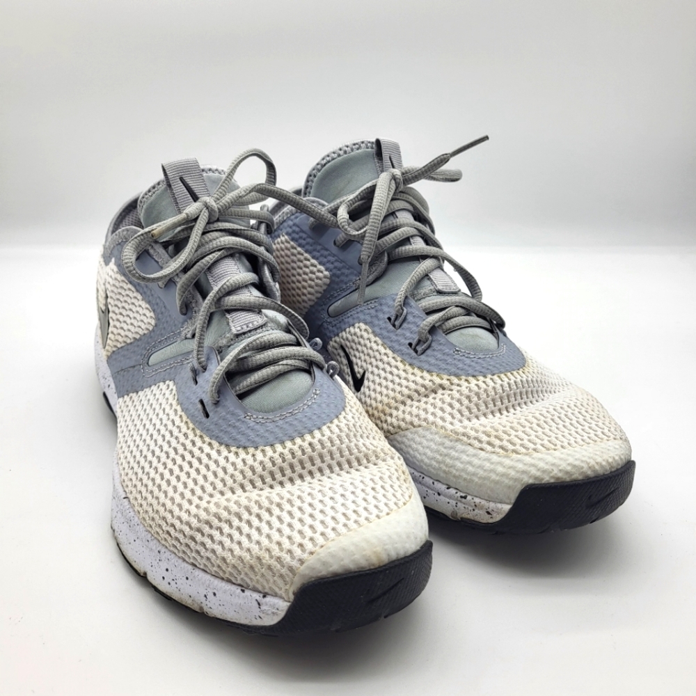 Nike Air Max Typha 2 white and grey training Sneakers Sz 10